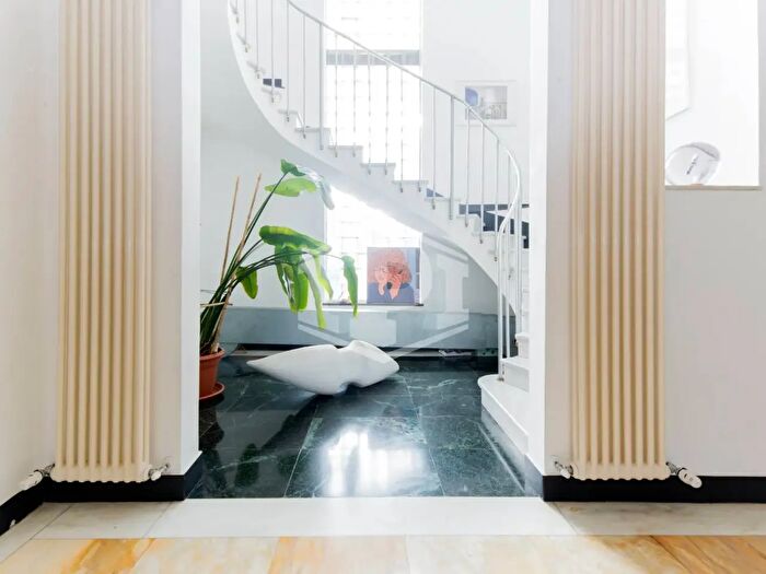 Casa con 14 locali in vendita in Via Montegrappa, Savona