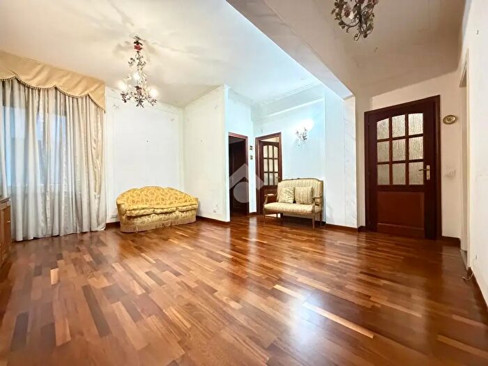 Appartamento trilocale in vendita in Trilocale Via di Donna Olimpia, Roma