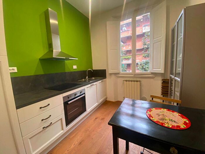 Appartamento quadrilocale in affitto in Via Arnolfo, Beccaria Colombo, Firenze