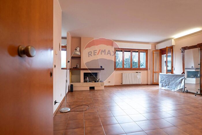 Appartamento con 6 locali in vendita in Via Giacomo Matteotti, Cupramontana