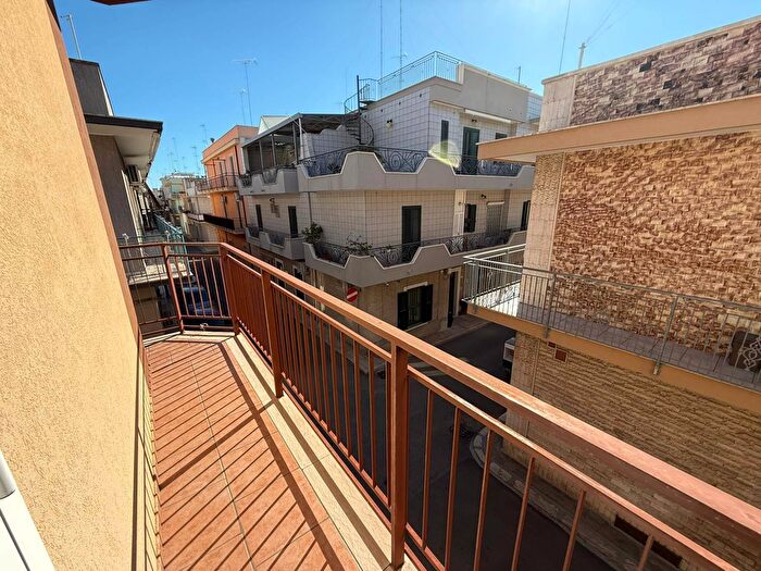 Casa con 7 locali in vendita in Via Fiume, Massafra