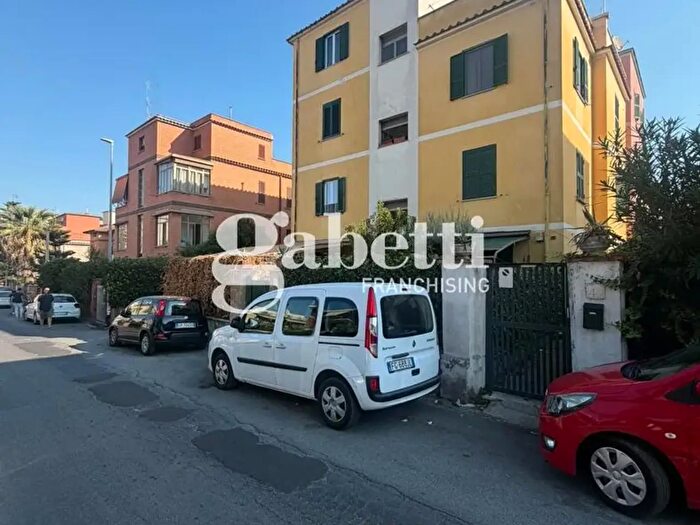 Appartamento bilocale in vendita in Via del Grano, Roma