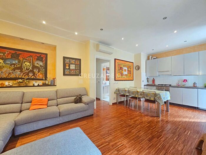 Appartamento trilocale in vendita in Via dei Glicini, Rapallo