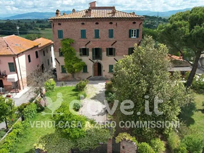 Appartamento quadrilocale in vendita in Via di Lucignano, Foiano Della Chiana