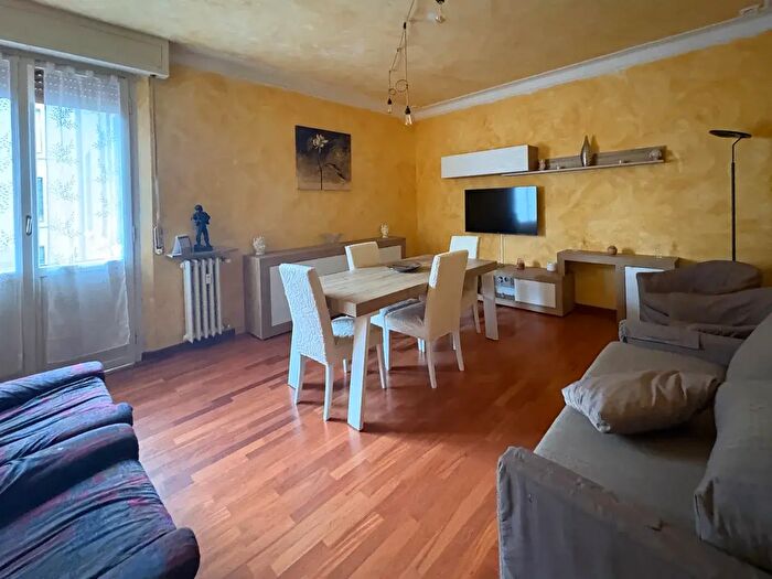 Appartamento con 5 locali in vendita in Reggio nell'Emilia