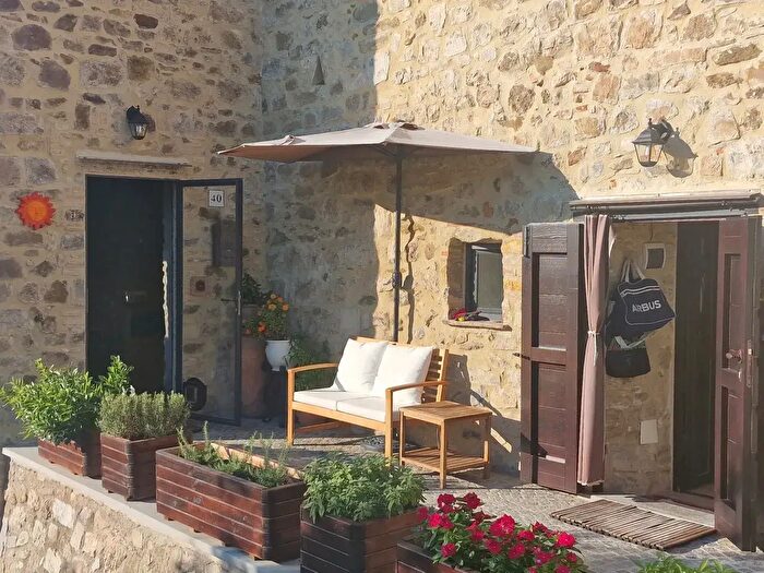 Casa bilocale in vendita in Via del Campanile, Baschi