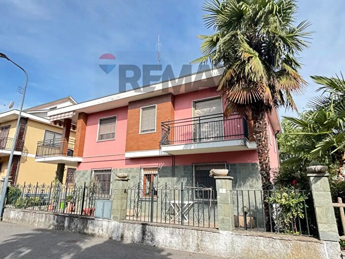 Appartamento con 5 locali in vendita in Via San Giovanni Bosco, La Loggia