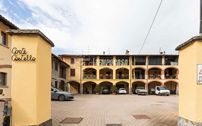 Casa trilocale in vendita in Via dei Platani, Alzate Brianza
