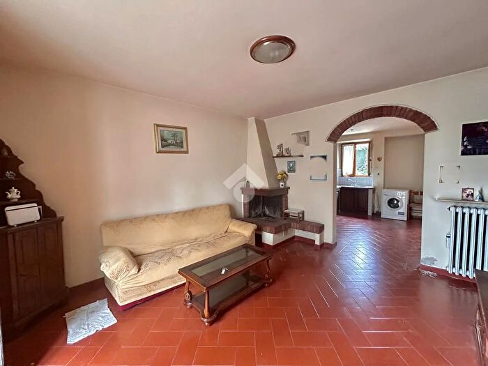 Casa quadrilocale in vendita in Via Vecchia Fiorentina Primo Tronco, Quarrata