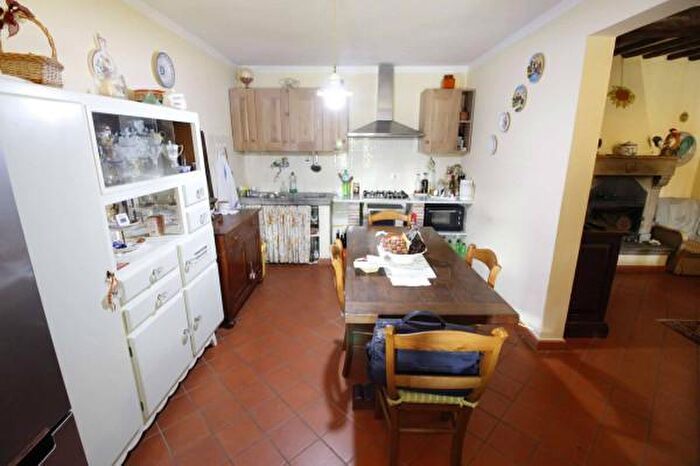 Casa con 6 locali in vendita in Via del Pergolone, Capannori