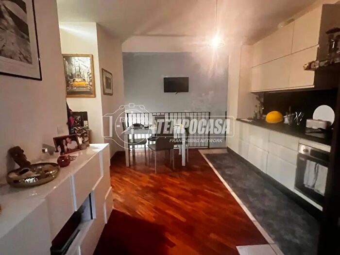 Appartamento con 5 locali in vendita in Viale º Maggio, Trecastelli