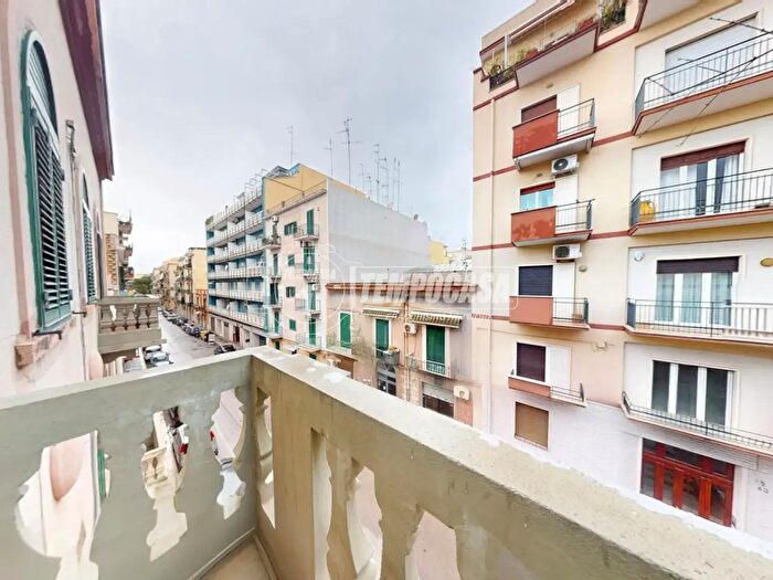 Appartamento trilocale in vendita in Bari