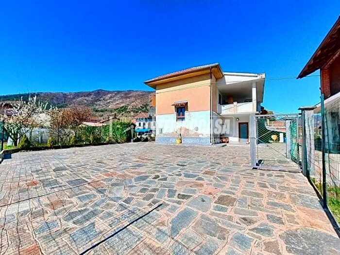 Casa con 8 locali in vendita in Via Balangero, Cafasse