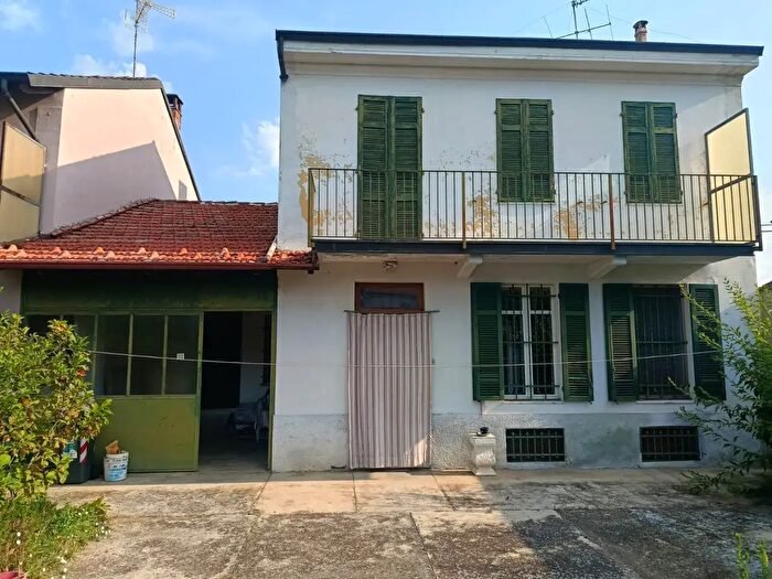 Casa trilocale in vendita in Via Piave, Ticineto