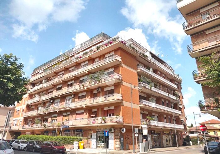 Appartamento trilocale in vendita in Via Palmiro Togliatti, Ciampino