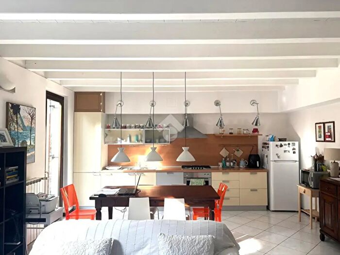 Appartamento trilocale in vendita in Via Generale dalla Chiesa, Corte Franca