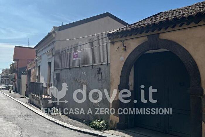 Casa con 5 locali in vendita in Via San Giovanni Battista, Catania