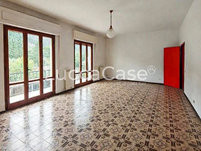 Appartamento con 5 locali in vendita in Lucca