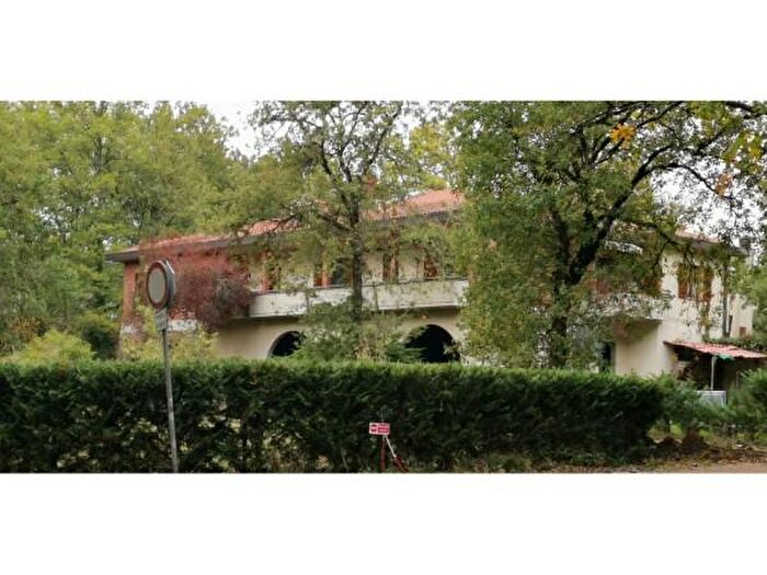 Casa con 6 locali in vendita in Montevarchi