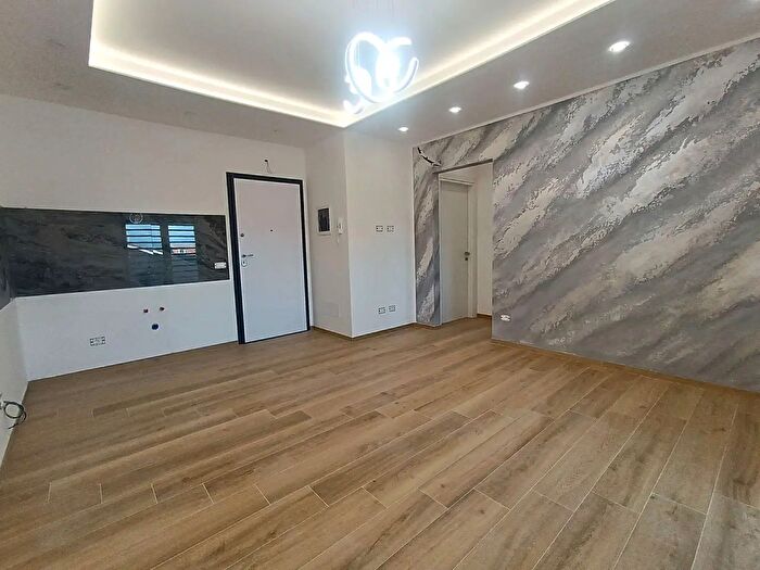 Appartamento trilocale in vendita in Via Campo Bruno, Roma