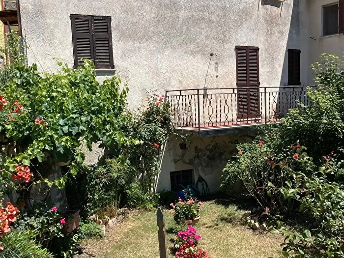 Casa con 5 locali in vendita in Montesecco, Pergola