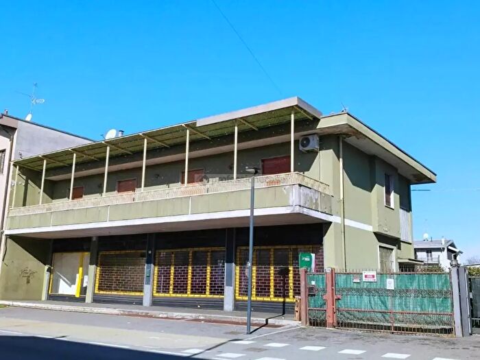 Appartamento con 6 locali in vendita in Via Don Lugi Viganò, Cesano Maderno