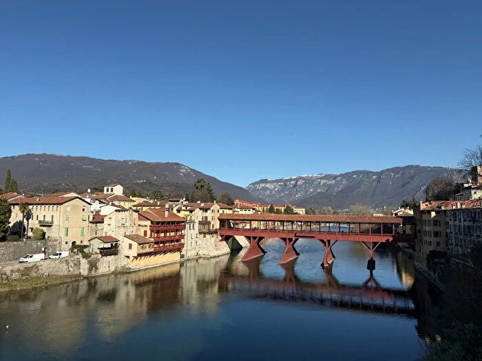Appartamento con 6 locali in affitto in Via Angarano, Bassano Del Grappa