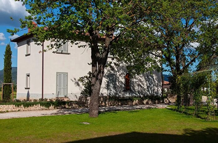 Casa con 8 locali in vendita in Via Santa Margherita, Cortona