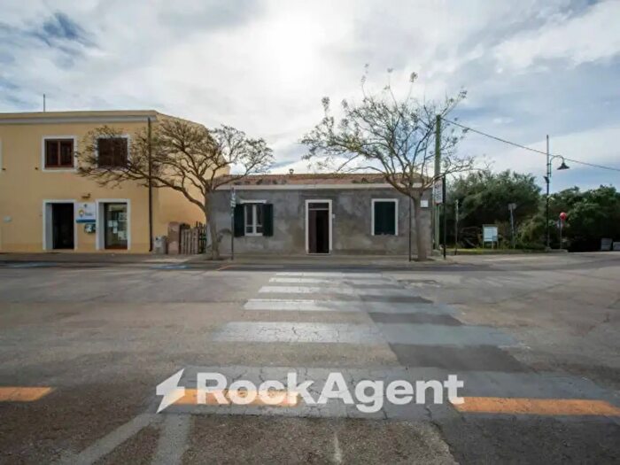 Casa quadrilocale in vendita in Via Sassari, Stintino