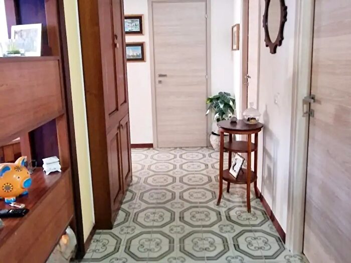 Appartamento con 5 locali in vendita in Carrara