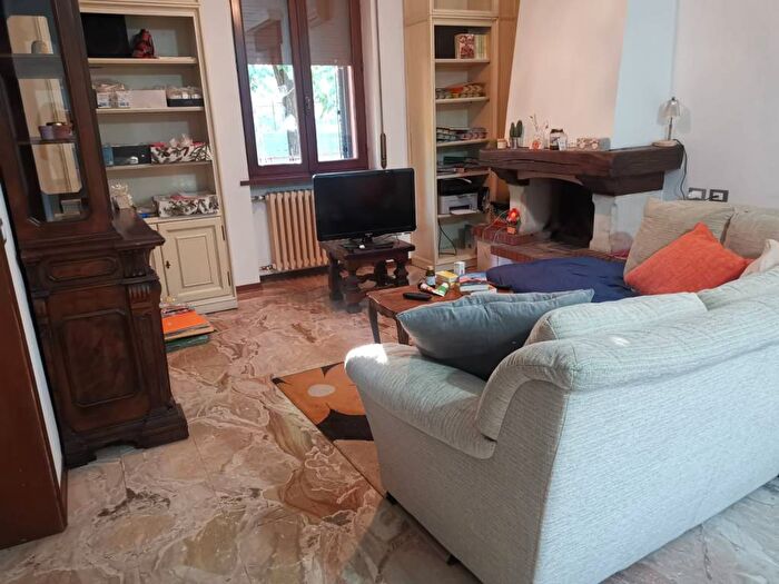 Casa con 5 locali in affitto in Infrangibile, Piacenza