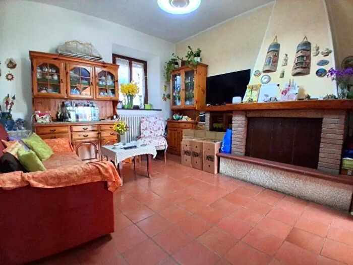 Casa con 5 locali in vendita in Via dei Baini, Capannori