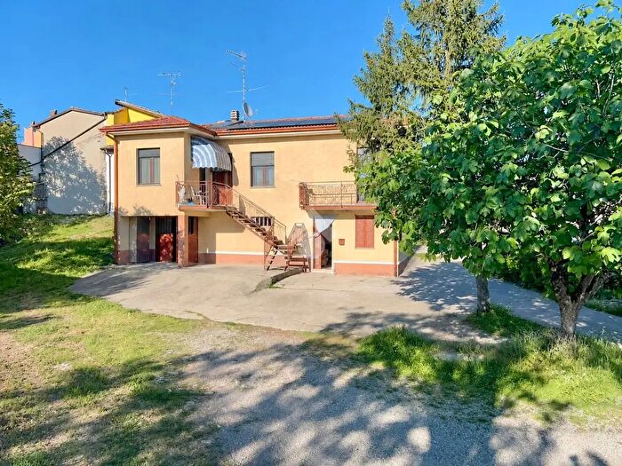 Casa bilocale in vendita in Località Valli, Santa Maria Della Versa