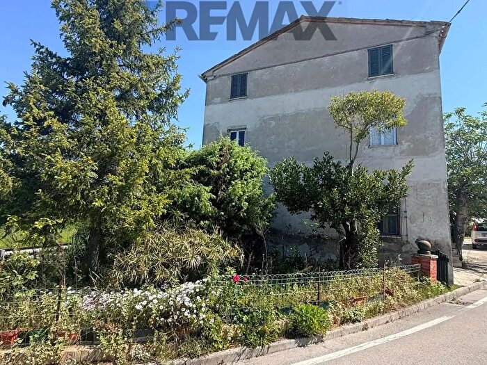 Casa con 6 locali in vendita in Contrada Coste, Staffolo