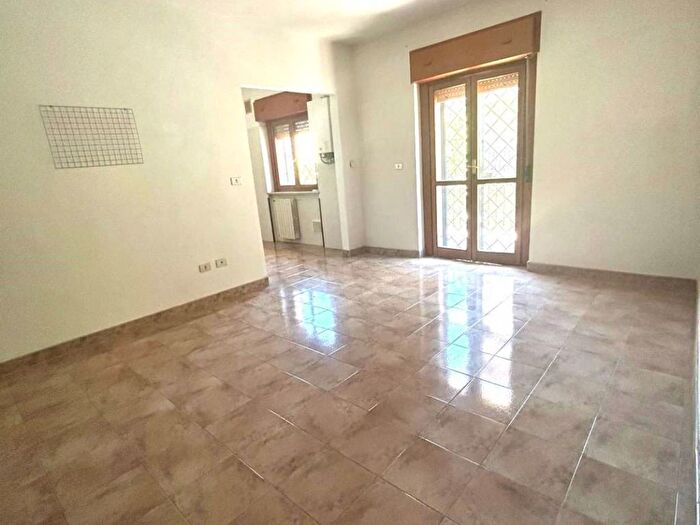 Appartamento con 5 locali in affitto in Via America, Centro, Avezzano
