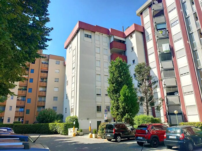 Appartamento trilocale in vendita in Via Giovanni XXIII, Lodi