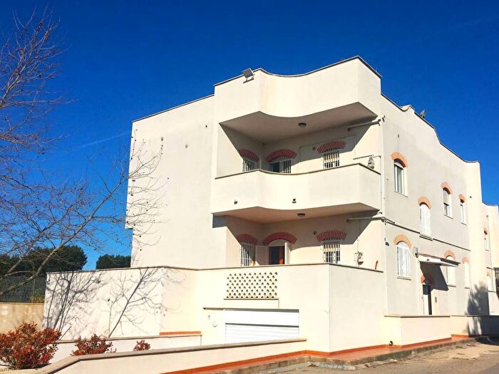 Appartamento trilocale in affitto in Via Napoli, Fesca, Bari