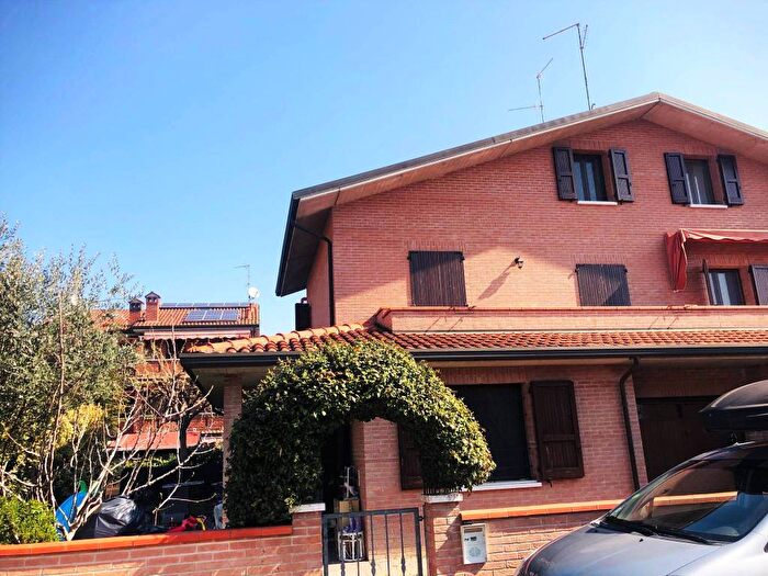 Casa con 5 locali in affitto in Via Generale Ugo Malagù, Fiera Ferrara Sud, Ferrara