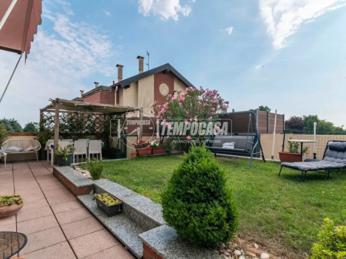 Appartamento quadrilocale in vendita in Via V Sereni, Gorla Minore