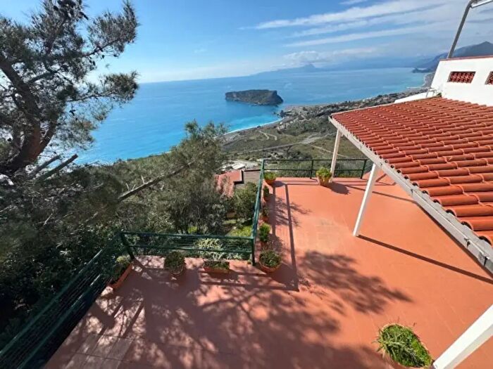 Appartamento con 5 locali in vendita in Villaggio del Bridge, San Nicola Arcella