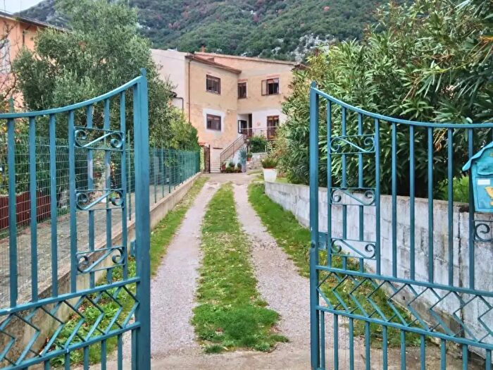 Casa con 5 locali in vendita in Via Tiro a Segno, Monteforte Cilento
