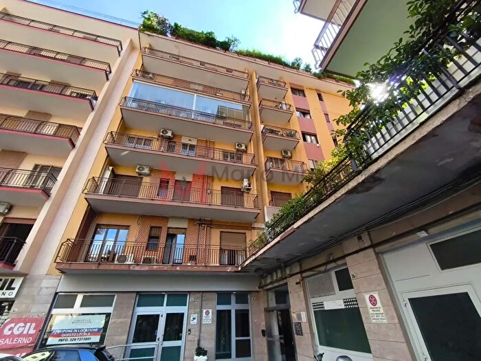 Appartamento quadrilocale in vendita in Corso Giuseppe Garibaldi, Salerno