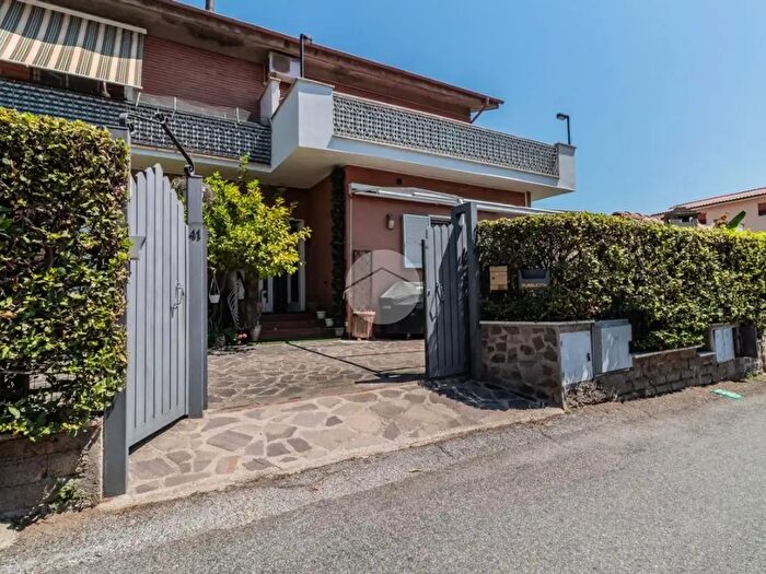 Casa con 5 locali in vendita in Via Dionigi Tortora, Roma