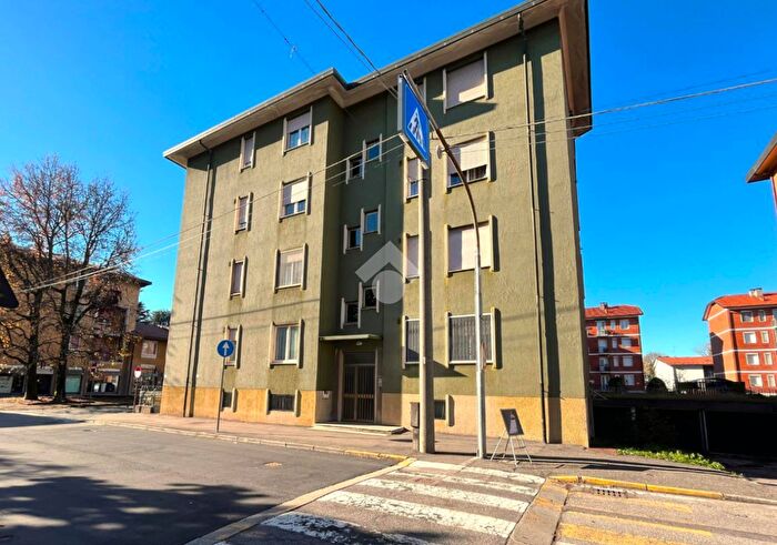 Appartamento trilocale in vendita in Via della Pace, Carnate