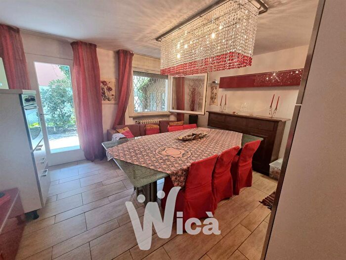 Casa con 8 locali in vendita in Cervia