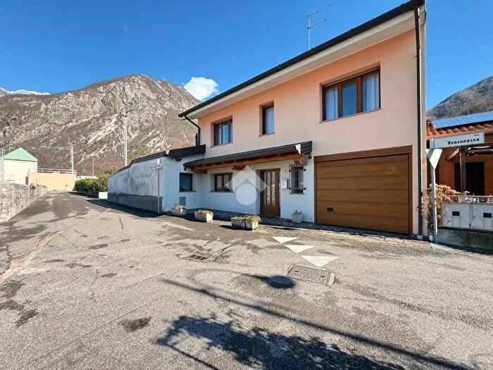 Casa quadrilocale in affitto in Via Venzonassa, Venzone