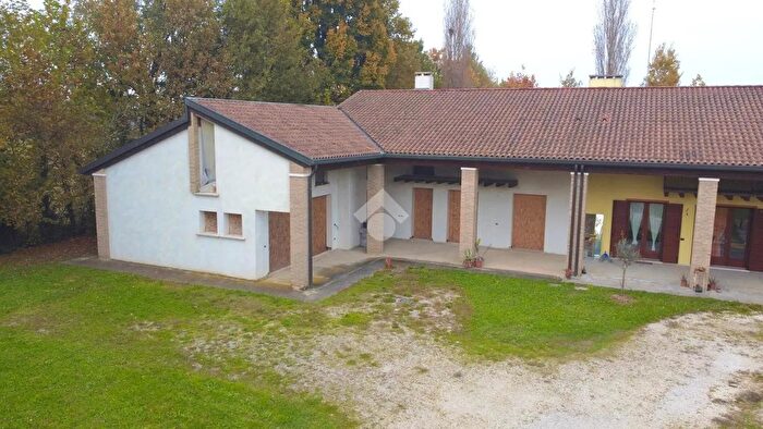 Casa con 6 locali in vendita in Via Tagliamento, Piombino Dese