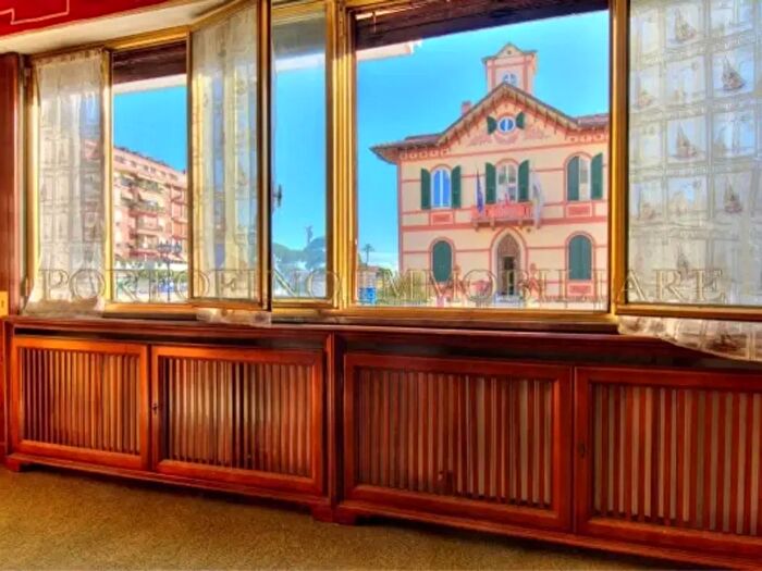 Appartamento con 6 locali in vendita in Via Giuseppe Mazzini, Rapallo