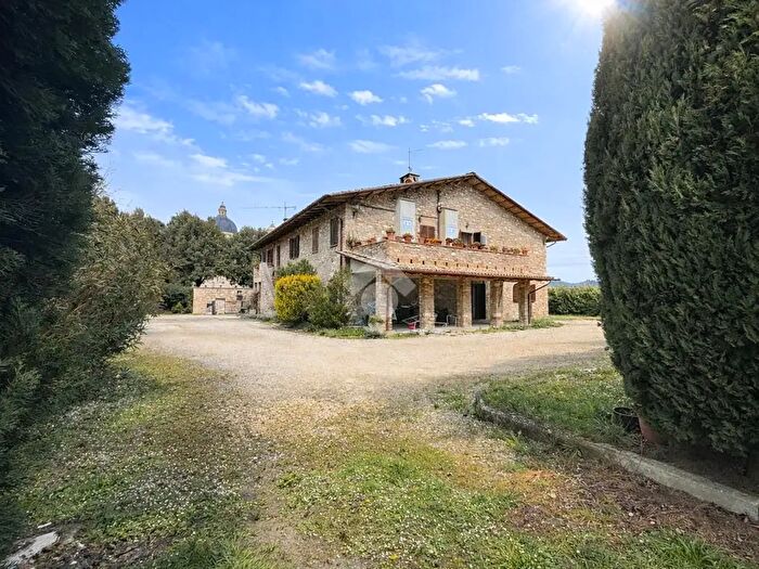 Casa con 5 locali in vendita in Via Capitolo delle Stuoie, Assisi