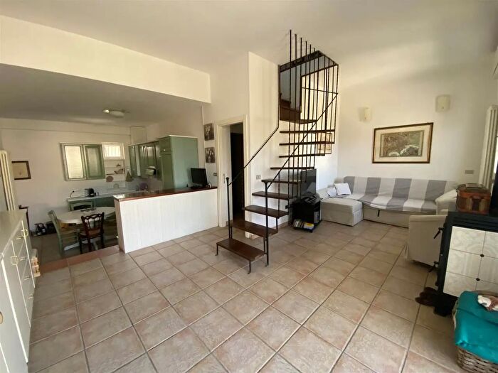 Appartamento trilocale in vendita in Via FLli Zeno, Ravenna